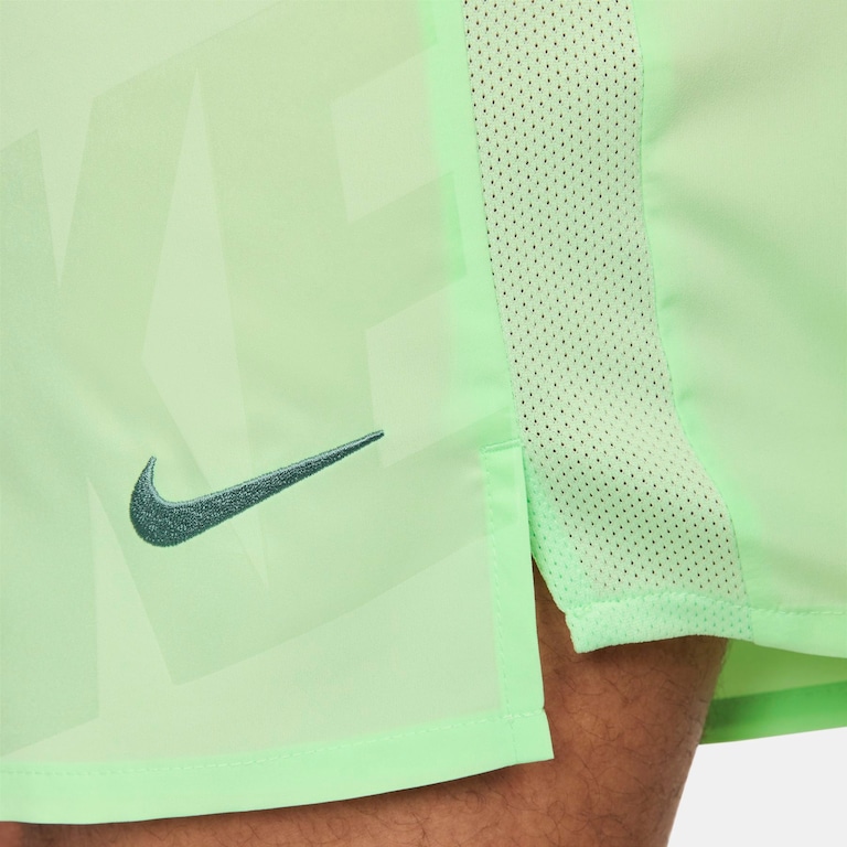 Shorts Nike Dri-FIT Challenger Masculino - Foto 6