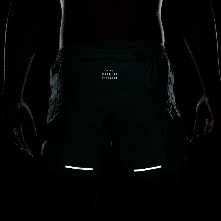 Shorts Nike Stride Running Division Masculino - Foto 11