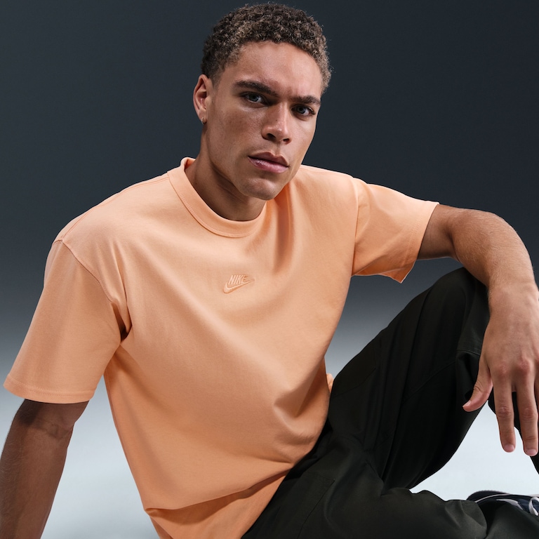 Camiseta Nike Sportswear Premium Essentials Masculina - Foto 2