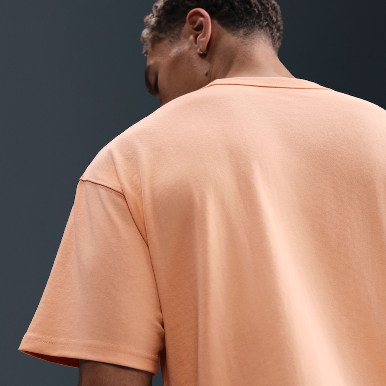 Camiseta Nike Sportswear Premium Essentials Masculina - Foto 4