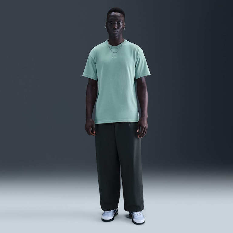 Camiseta Nike Sportswear Premium Essentials Masculina - Foto 4