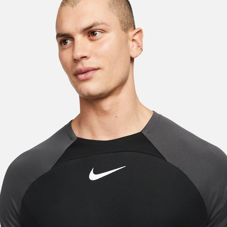 Camiseta Nike Dri-FIT Academy Pro Masculina - Foto 3