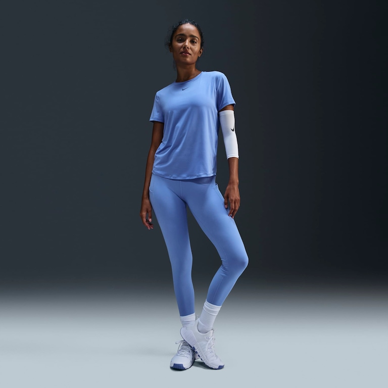 Camiseta Nike Dri-FIT One Feminina - Foto 4