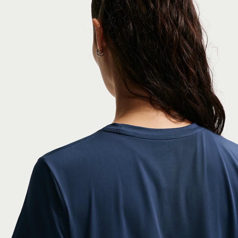 Camiseta Nike Dri-FIT One Feminina - Foto 2