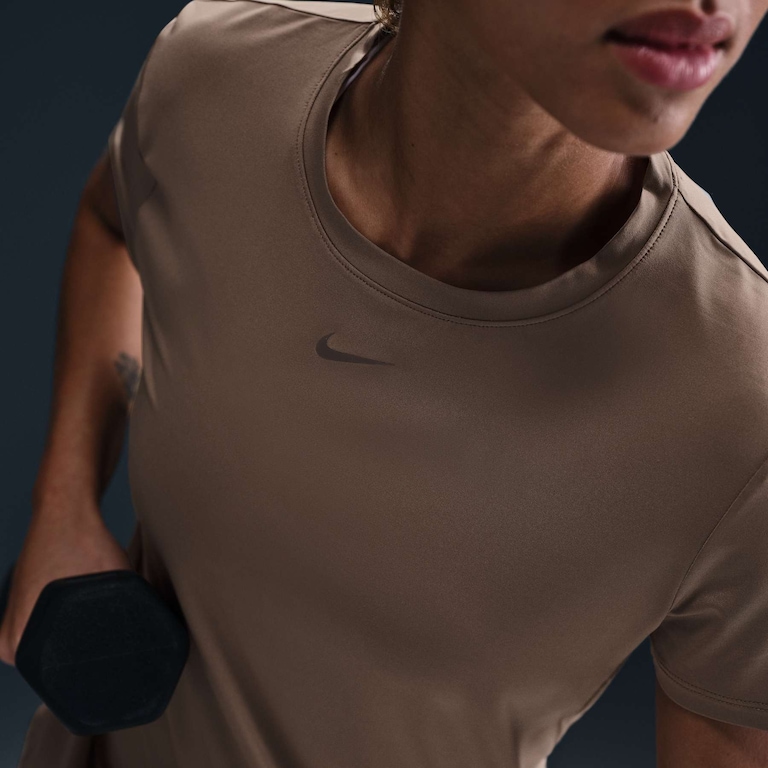 Camiseta Nike Dri-FIT One Feminina - Foto 3