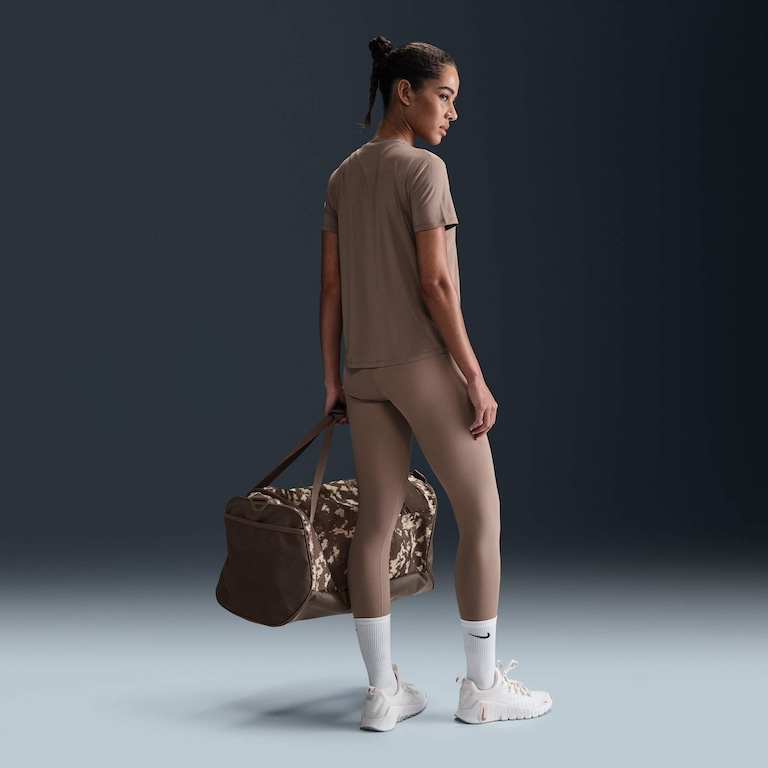 Camiseta Nike Dri-FIT One Feminina - Foto 5