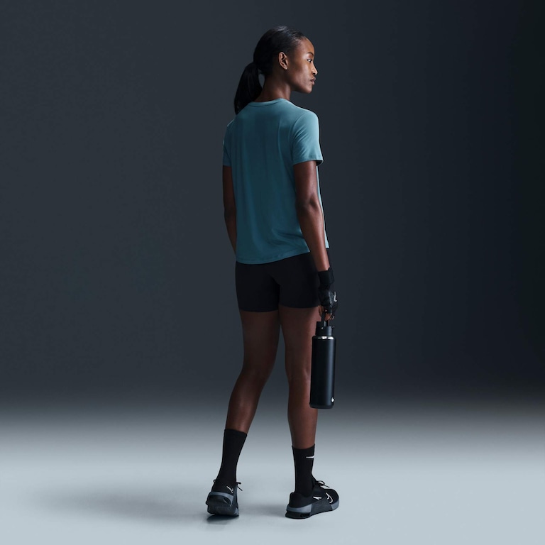 Camiseta Nike Dri-FIT One Feminina - Foto 5