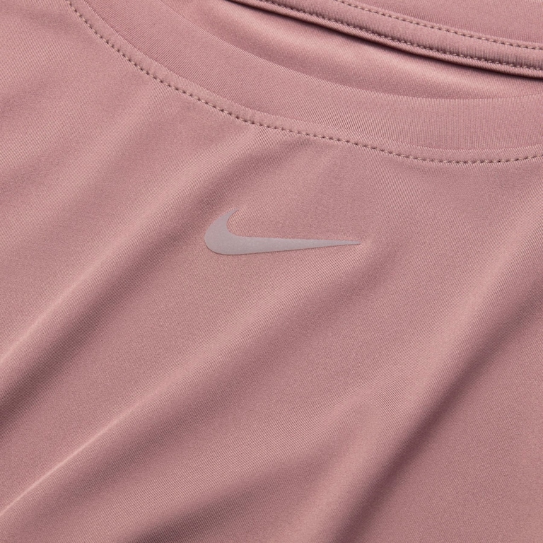 Camiseta Nike Dri-FIT One Feminina - Foto 6