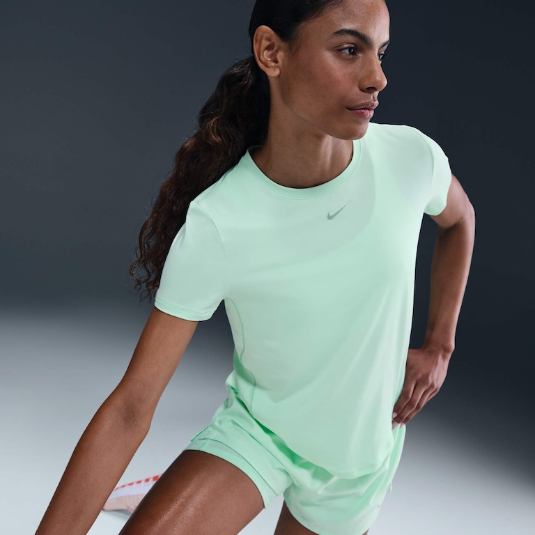 Camiseta Nike Dri-FIT One Feminina - Foto 3