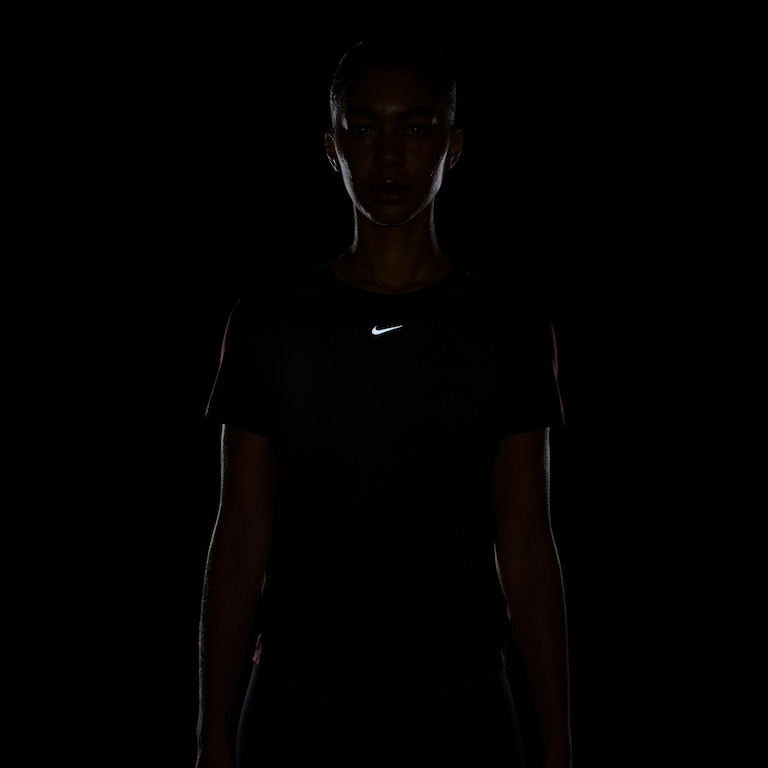 Camiseta Nike Dri-FIT One Feminina - Foto 6