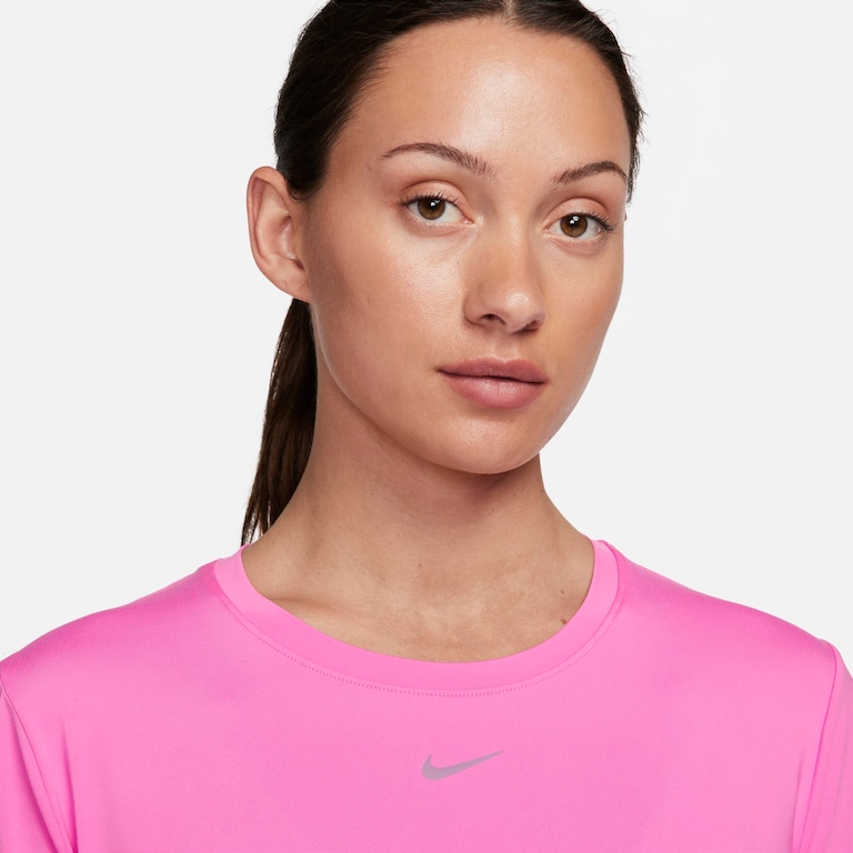 Camiseta Nike Dri-FIT One Feminina - Foto 3