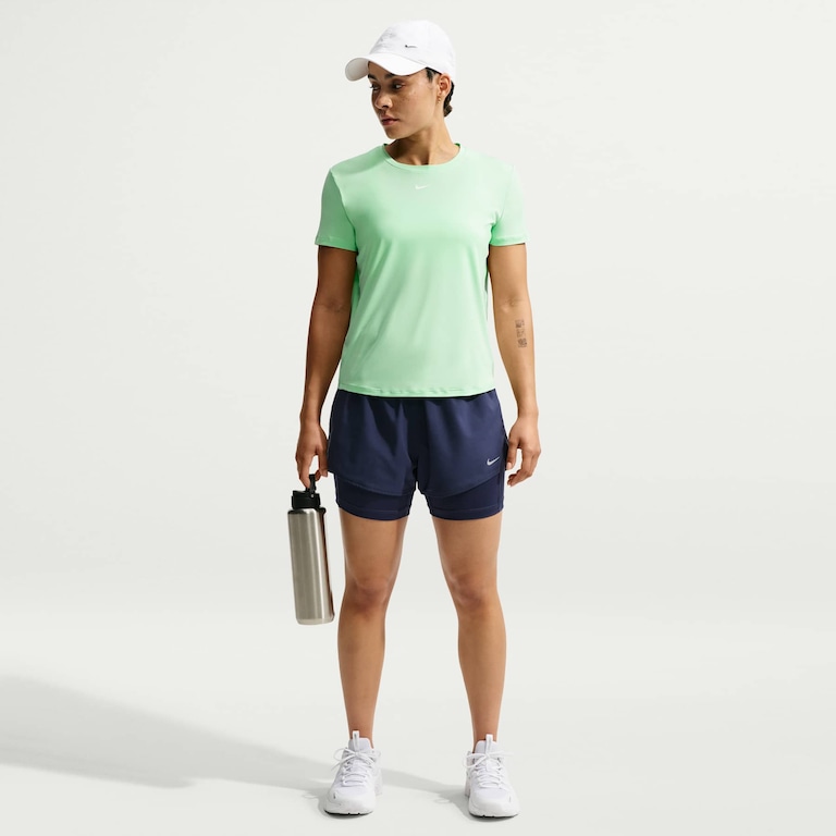 Camiseta Nike Dri-FIT One Feminina - Foto 4
