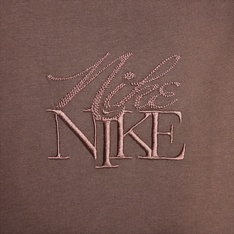 Camiseta Nike Sportswear Monogram Feminina - Foto 4