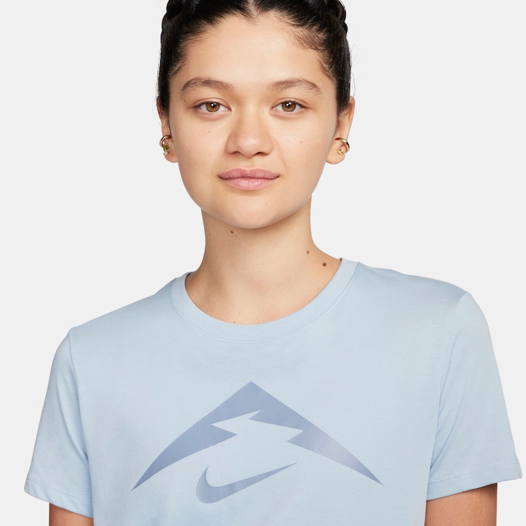 Camiseta Nike Trail Feminina - Foto 3