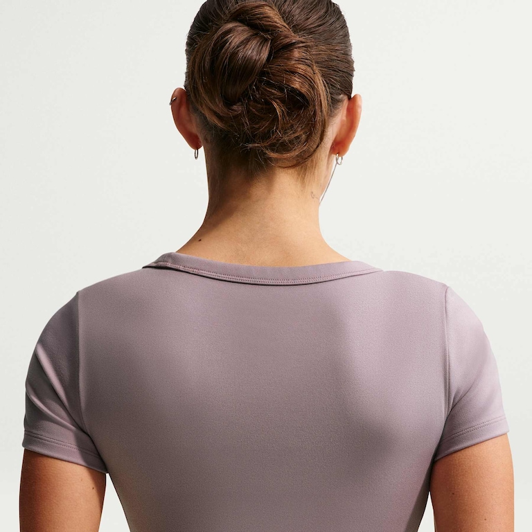 Camiseta Nike Dri-FIT One Cropped Feminina - Foto 2