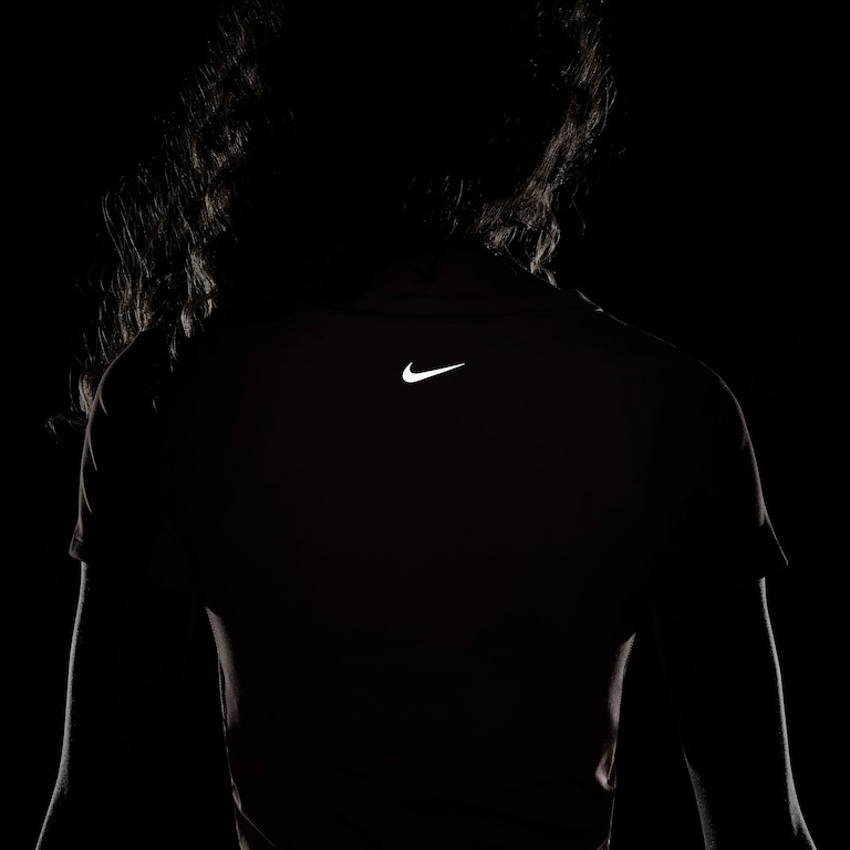 Camiseta Nike Dri-FIT One Cropped Feminina - Foto 7