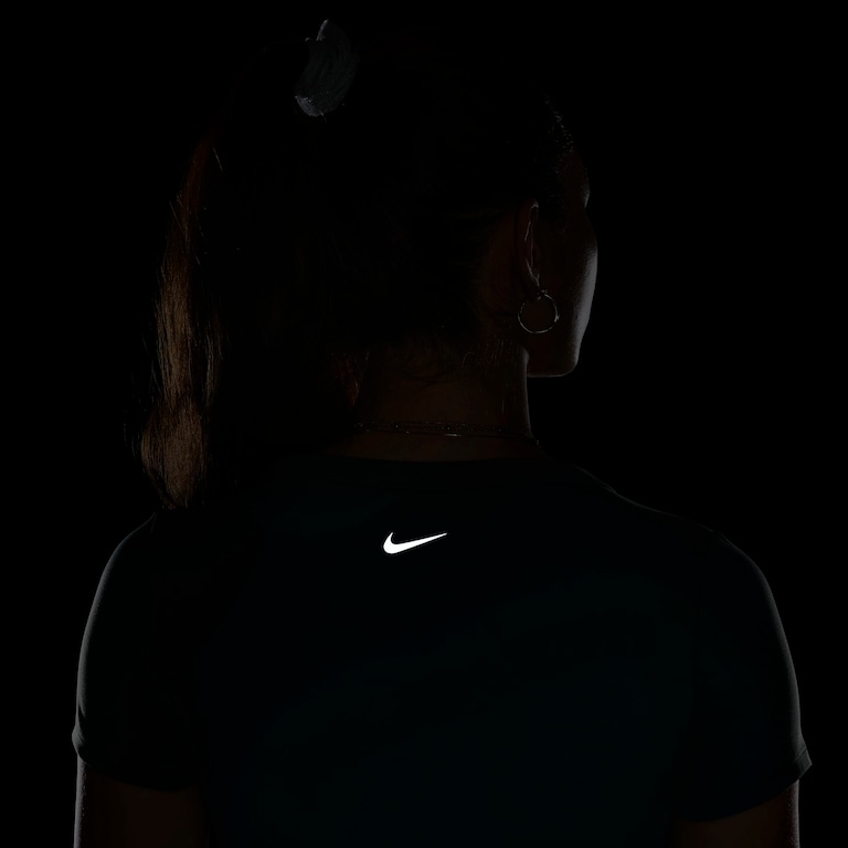 Camiseta Nike Dri-FIT One Cropped Feminina - Foto 6