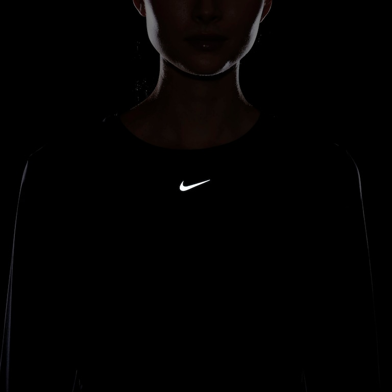 Camiseta Nike Dri-FIT One Feminina - Foto 6