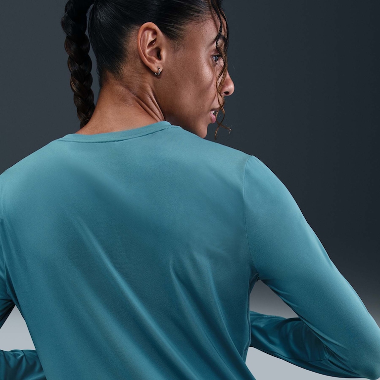 Camiseta Nike Dri-FIT One Feminina - Foto 2