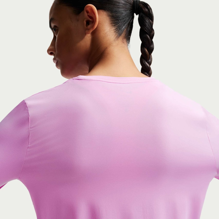 Camiseta Nike Dri-FIT One Feminina - Foto 2