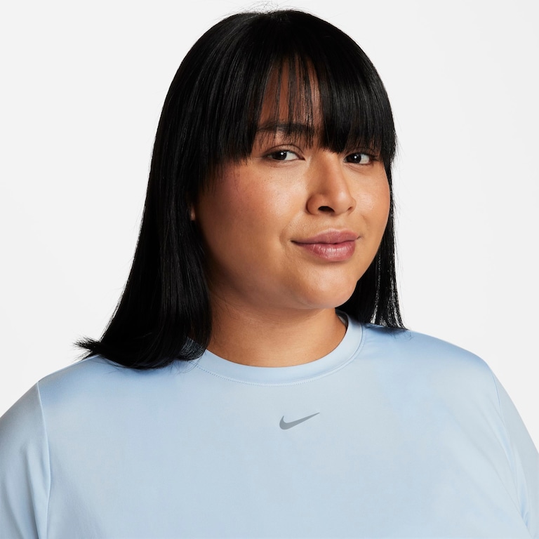 Plus Size - Camiseta Nike Dri-FIT One Feminina - Foto 3