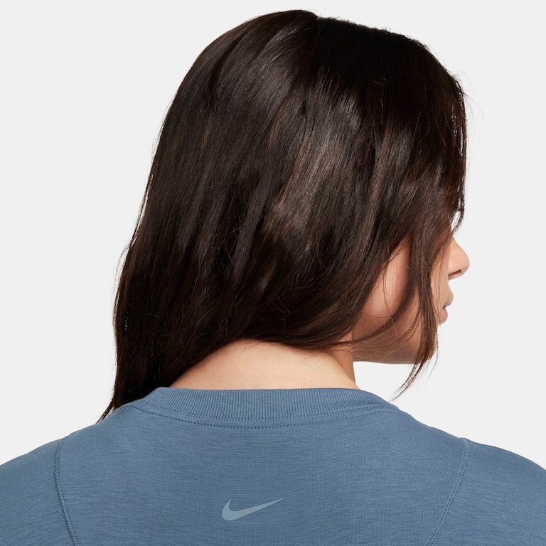 Camiseta Nike Dri-FIT One Feminina - Foto 4