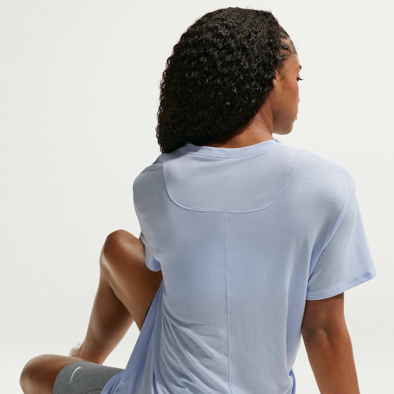 Camiseta Nike Dri-FIT One Feminina - Foto 2