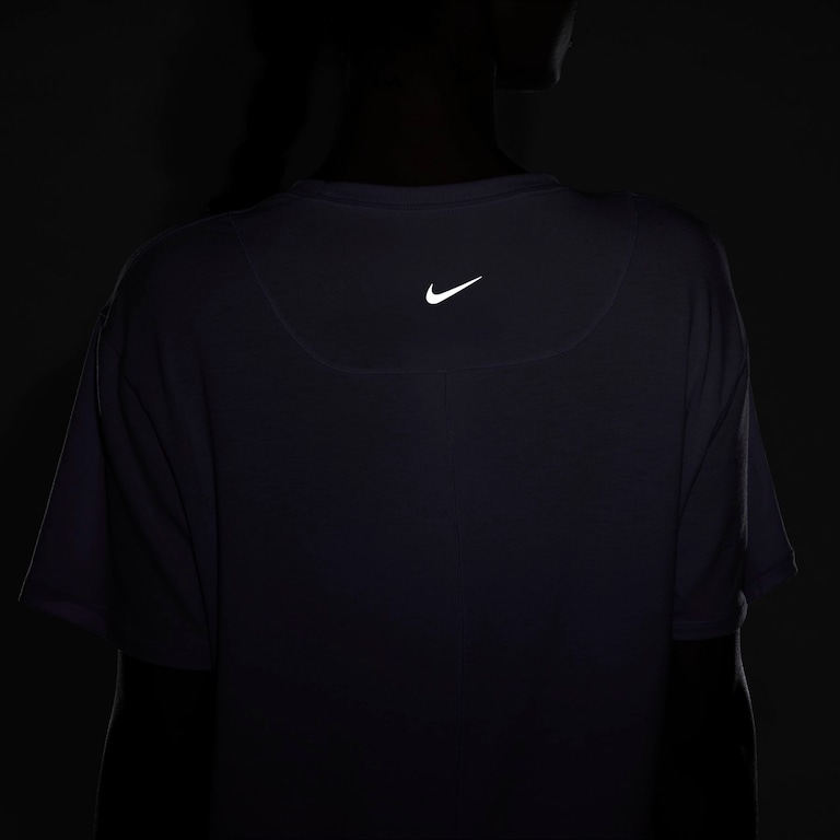 Camiseta Nike Dri-FIT One Feminina - Foto 7