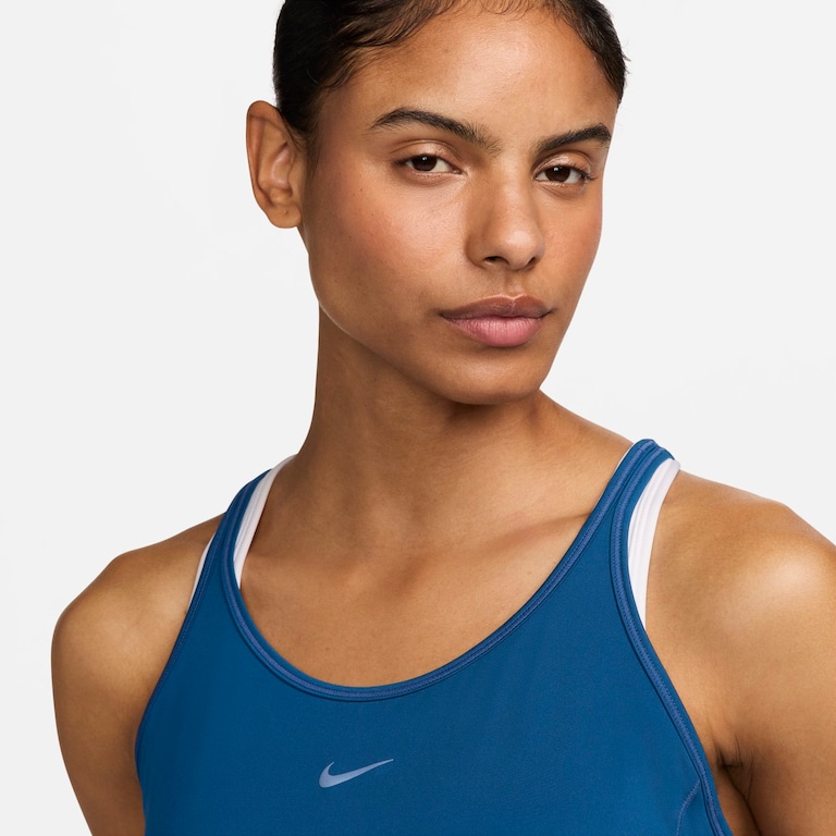 Regata Nike Dri-FIT One Feminina - Foto 3