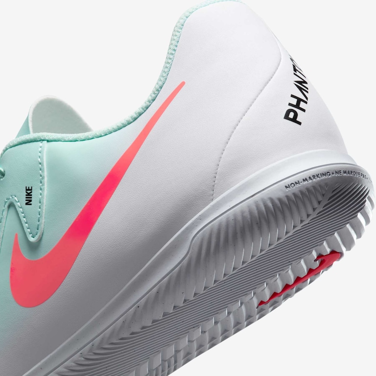 Chuteira Nike Phantom GX II Club Futsal - Foto 8