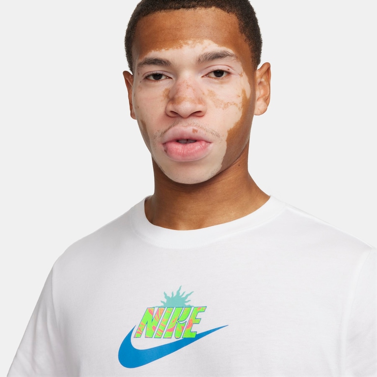 Camiseta Nike Sportswear Masculina - Foto 3