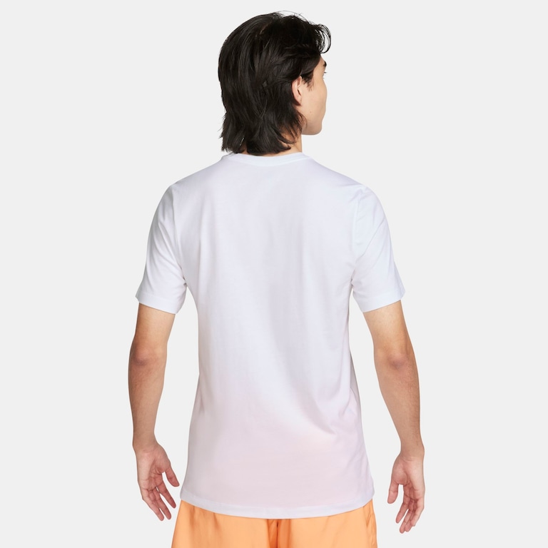 Camiseta Nike Sportswear 6MO Swoosh Masculina - Foto 2