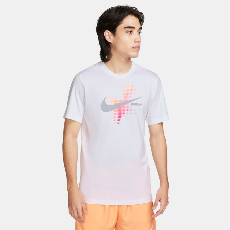 Camiseta Nike Sportswear 6MO Swoosh Masculina - Foto 1