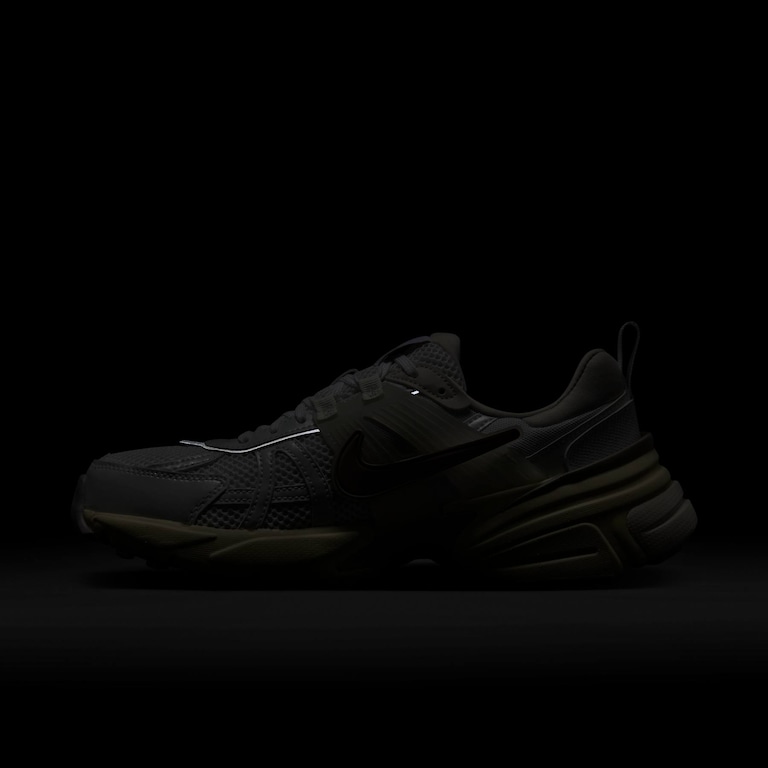 Tênis Nike V2K Run Feminino - Foto 11