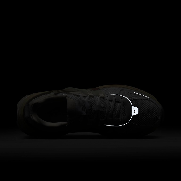 Tênis Nike V2K Run Feminino - Foto 9