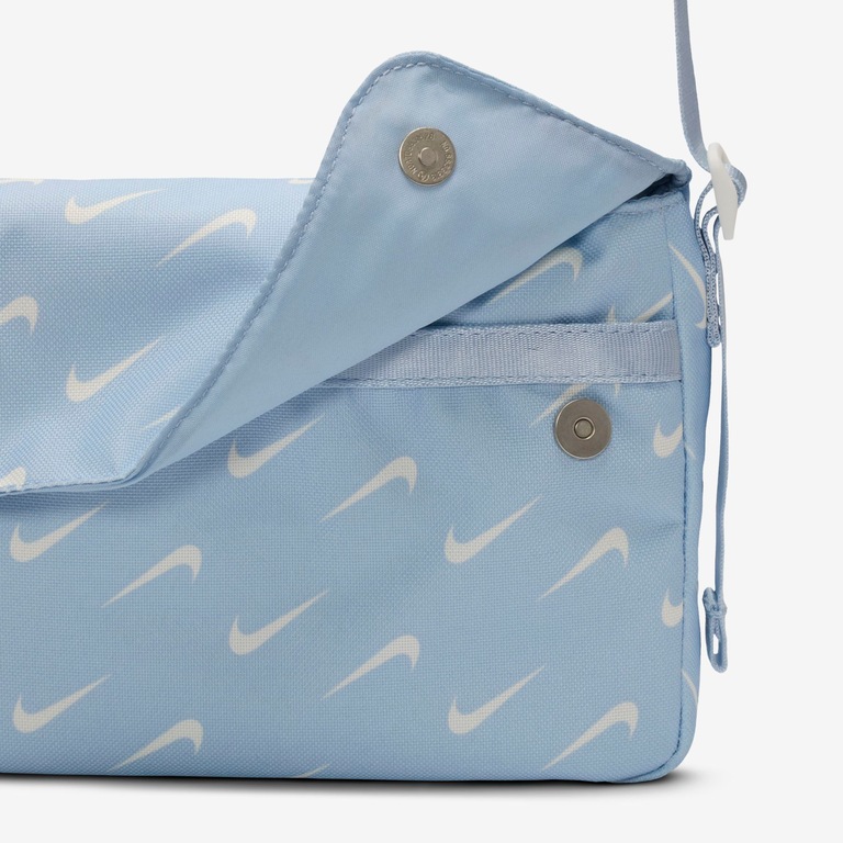 Bolsa Transversal Nike Sportswear Futura 365 Feminina - Foto 7