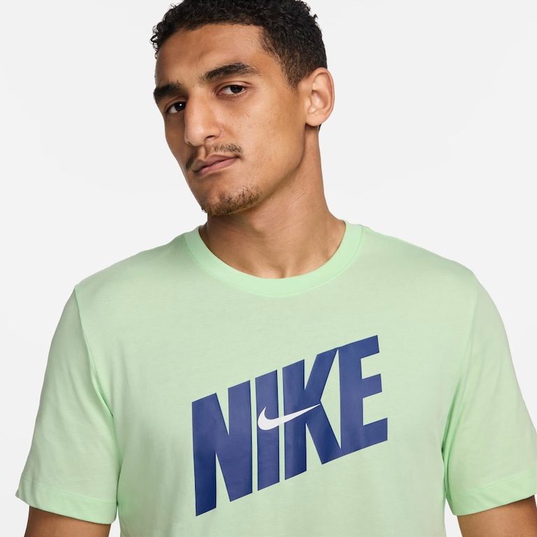 Camiseta Nike Dri-FIT Fitness Masculina - Foto 2