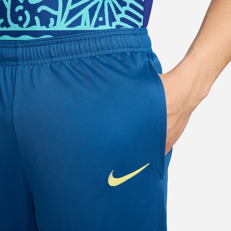 Calça Nike Brasil Treino Dri-FIT Academy Pro Masculina - Foto 3