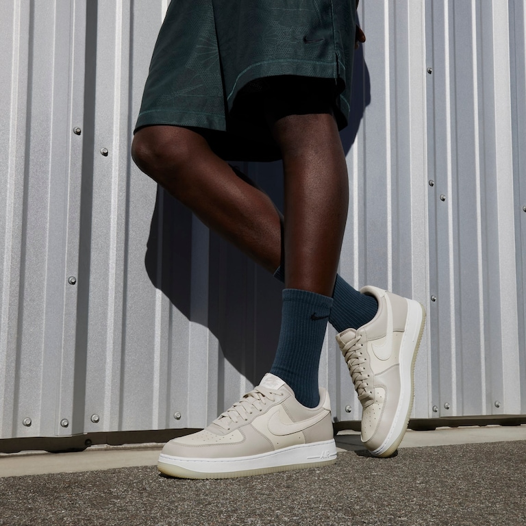 Tênis Nike Air Force 1 '07 LV8 Masculino - Foto 2