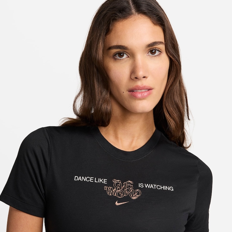 Camiseta Nike Sportswear Feminina - Foto 3