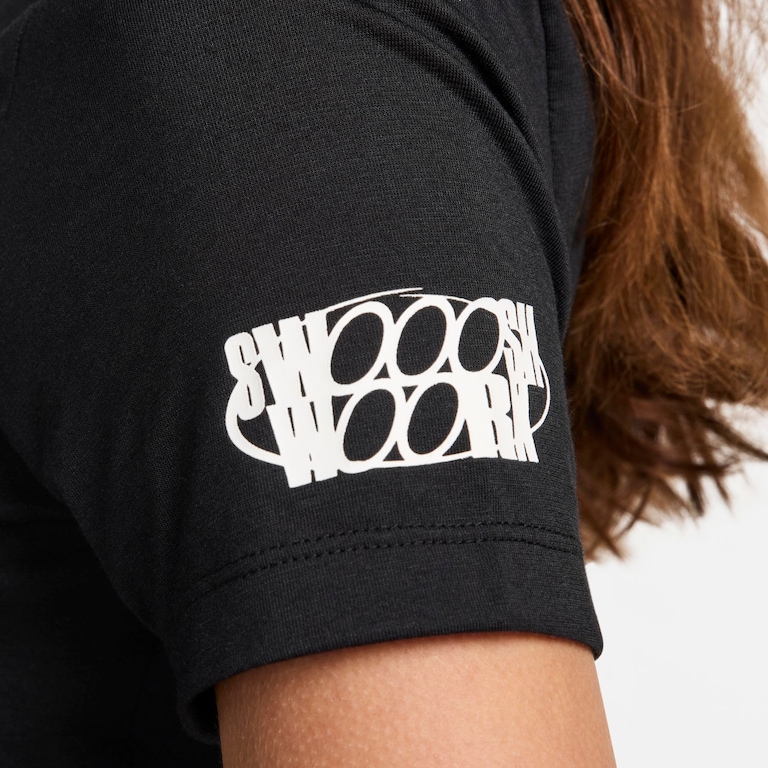 Camiseta Nike Sportswear Feminina - Foto 4