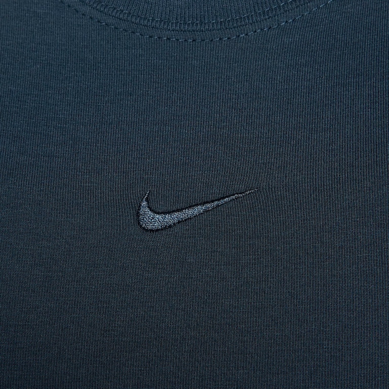 Camiseta Nike Sportswear Chill Knit Feminina - Foto 4