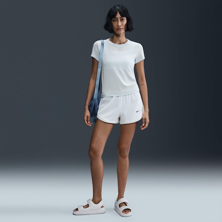 Camiseta Nike Sportswear Chill Knit Feminina - Foto 4