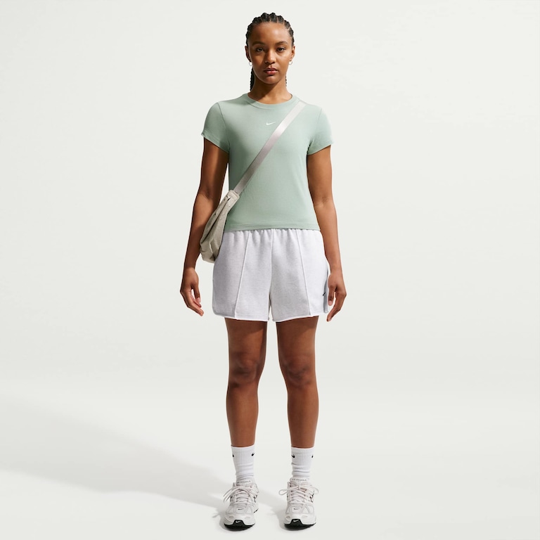 Camiseta Nike Sportswear Chill Knit Feminina - Foto 4