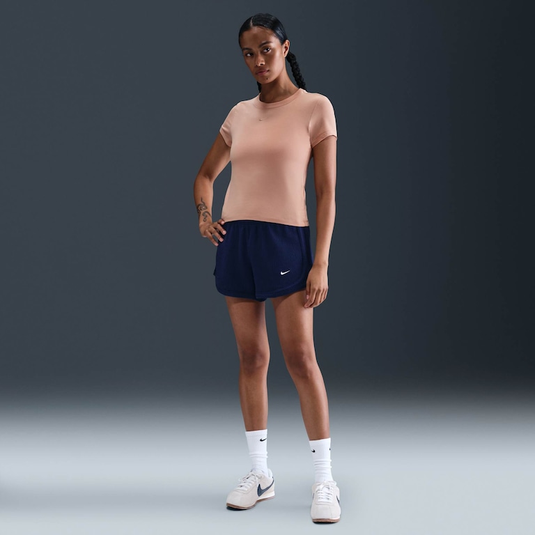 Camiseta Nike Sportswear Chill Knit Feminina - Foto 4