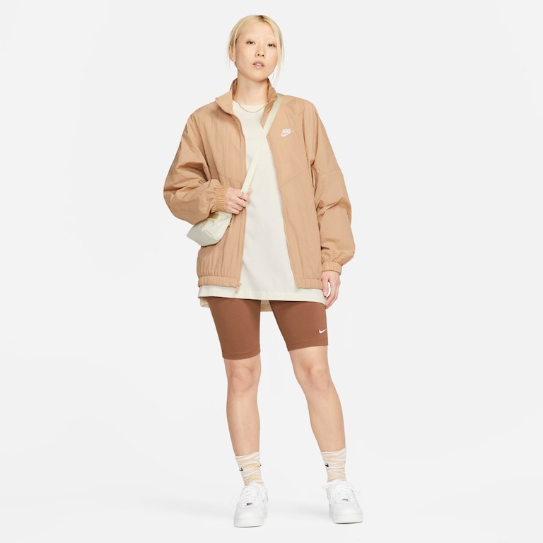 Camiseta Nike Sportswear Bear Feminina - Foto 3