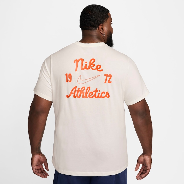 Camiseta Nike Sportswear Masculina - Foto 8