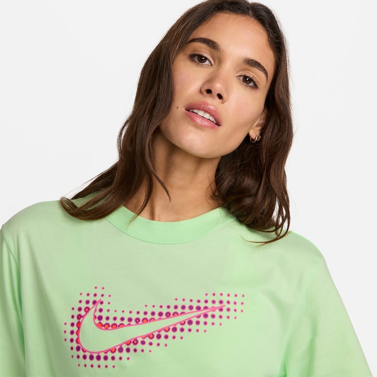 Camiseta Nike Sportswear Feminina - Foto 3