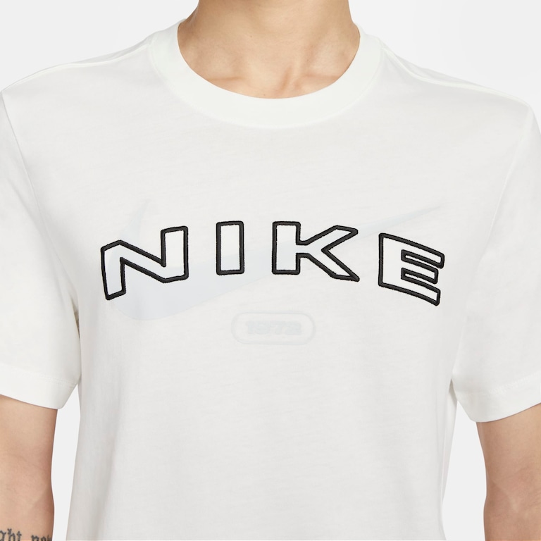 Camiseta Nike Sportswear Masculina - Foto 4