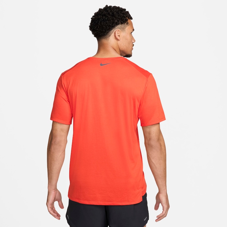 Camiseta Nike Run Energy Masculina - Foto 2